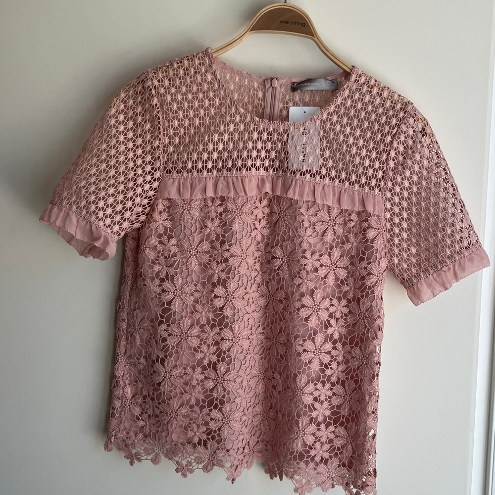 HALLUBER Lace Patch Pink Short Sleeve Romantic Style Delicate Top Size 8 NWT